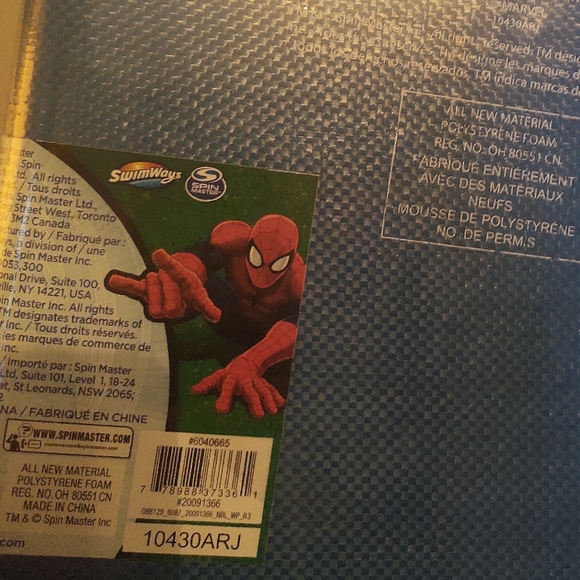 SOLD OUT Swimways Marvel Kickboard - Spider-Man - Picture 2 of 3